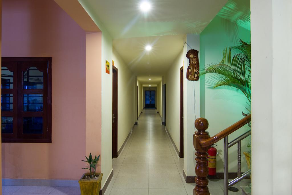 G Eleven Hotel Пном Пен Екстериор снимка